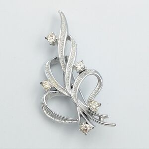 Vintage Signed Gerrys Leaf Brooch Pin Silver Tone White Rhinestone Textured